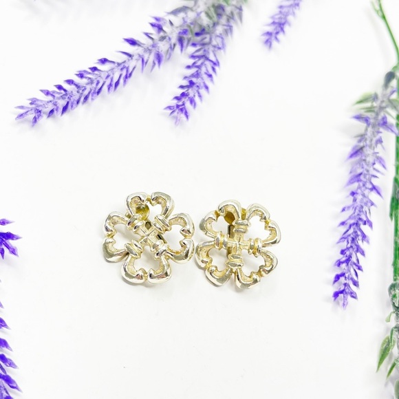Vintage Sarah Coventry Ornate Four Leaf Clover Clip On Earrings - Picture 1 of 4